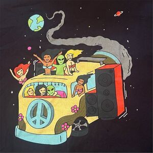 A-Lab Graphic T-Shirt Unisex Size L Black Alien Bus Crew Neck Short Sleeve